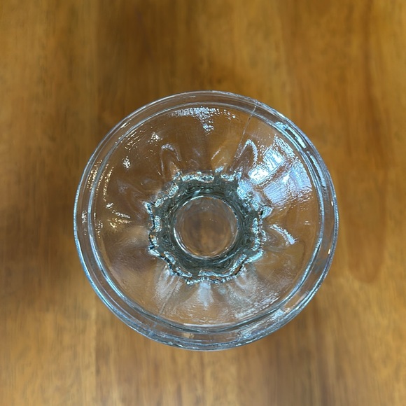 Libby Crisa large sundae or milkshake glass. 3 1/2”x7 1/4”. Vintage. Heavy duty - Picture 3 of 4